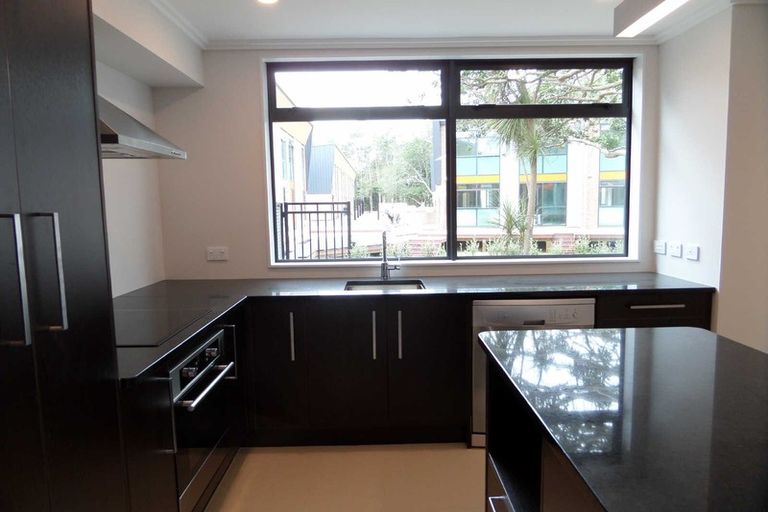 Photo of property in 10/182 Flat Bush School Road, Flat Bush, Auckland, 2019