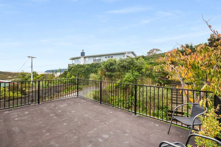 Photo of property in 22c Kahu Road, Paremata, Porirua, 5024