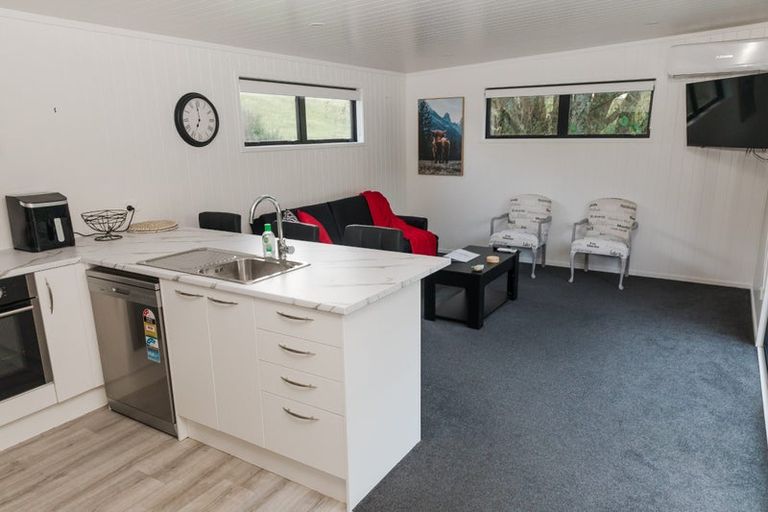 Photo of property in 261 Paparata Road, Bombay, 2675