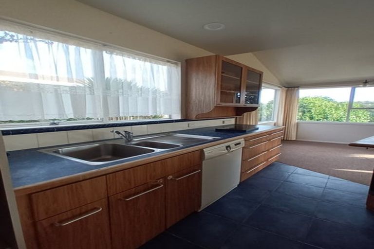 Photo of property in 23 Glamorgan Drive, Torbay, Auckland, 0630