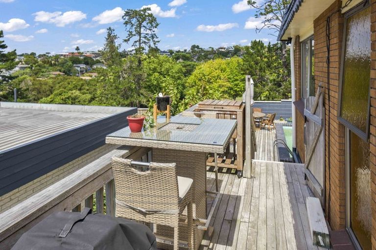 Photo of property in 1/170 Stapleford Crescent, Browns Bay, Auckland, 0630