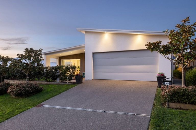 Photo of property in 86 Whakaturou Crescent, Pyes Pa, Tauranga, 3112