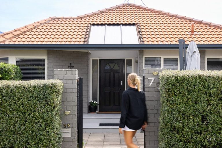 Photo of property in 75a Oceanview Road, Mount Maunganui, 3116