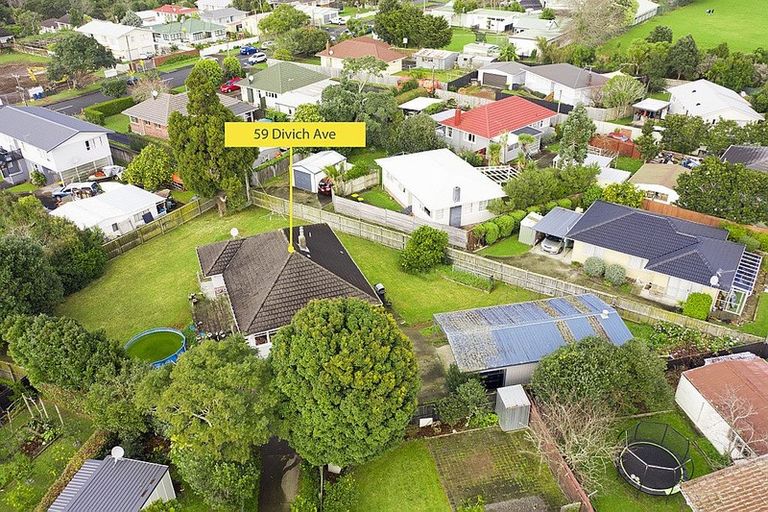 Photo of property in 59 Divich Avenue, Te Atatu South, Auckland, 0610