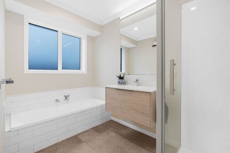 Photo of property in 1 Fantail Avenue, Carterton, 5713