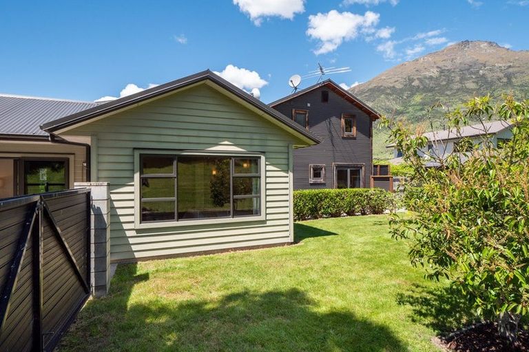 Photo of property in 32 Quill Street, Lake Hayes, Queenstown, 9304