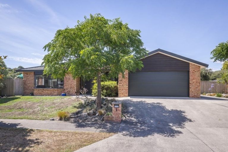 Photo of property in 1 Jeannie Way, Waikanae Beach, Waikanae, 5036