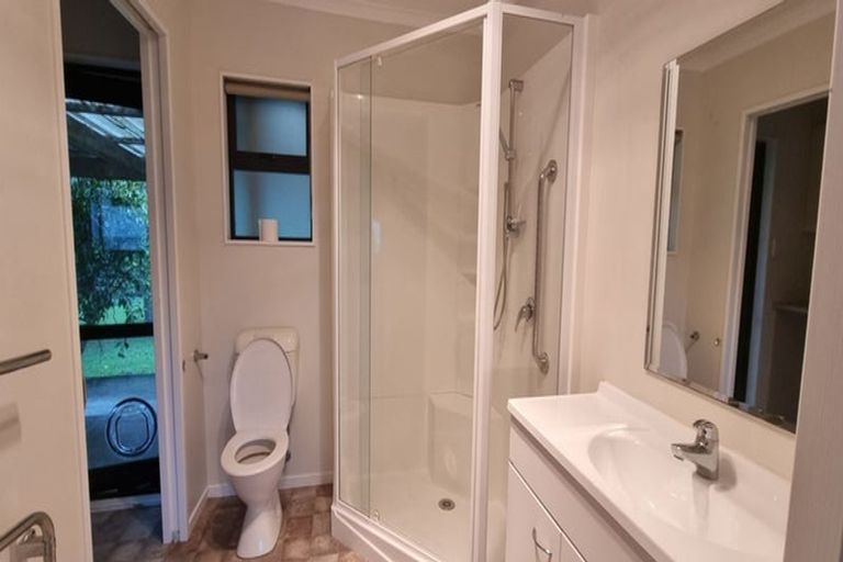 Photo of property in 100 Ranfurly Road, Alfriston, Auckland, 2105