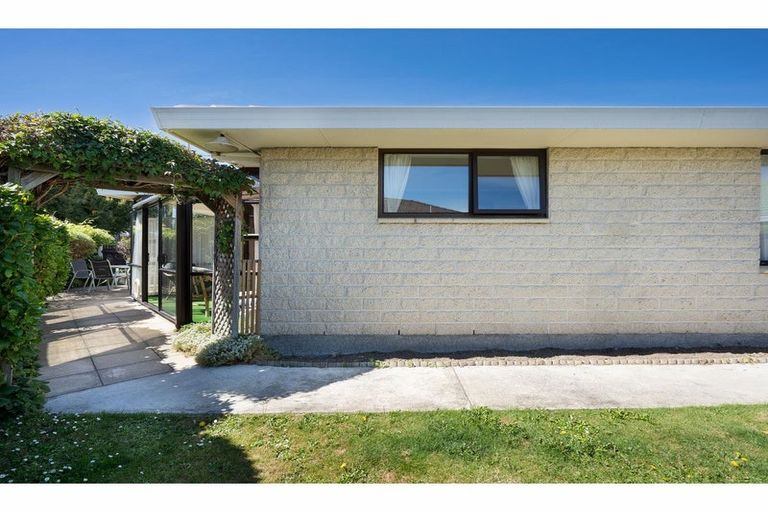 Photo of property in 75 Frankleigh Street, Somerfield, Christchurch, 8024