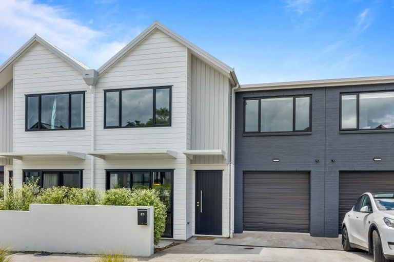 Photo of property in 21 Seafarer Crescent, Stanmore Bay, Whangaparaoa, 0932