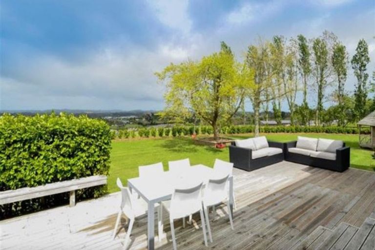 Photo of property in 263 Old North Road, Kumeu, 0892