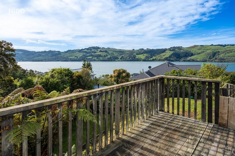 Photo of property in 18 Athol Place, Ravensbourne, Dunedin, 9022