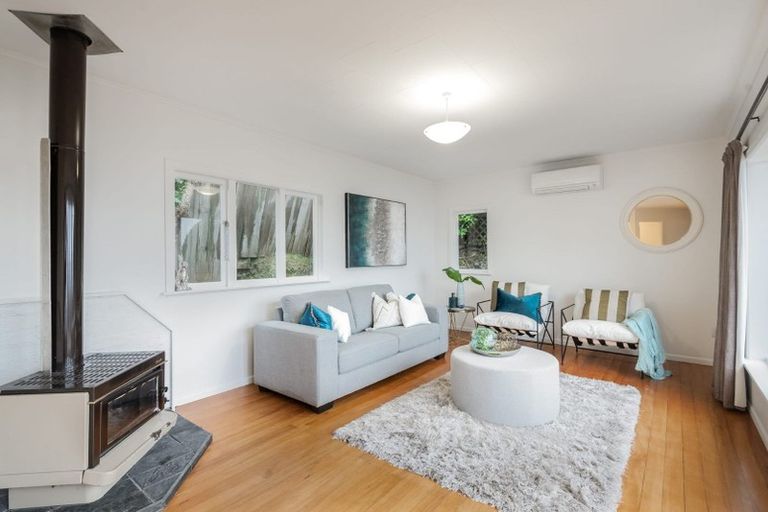 Photo of property in 119 Ruskin Road, Newlands, Wellington, 6037