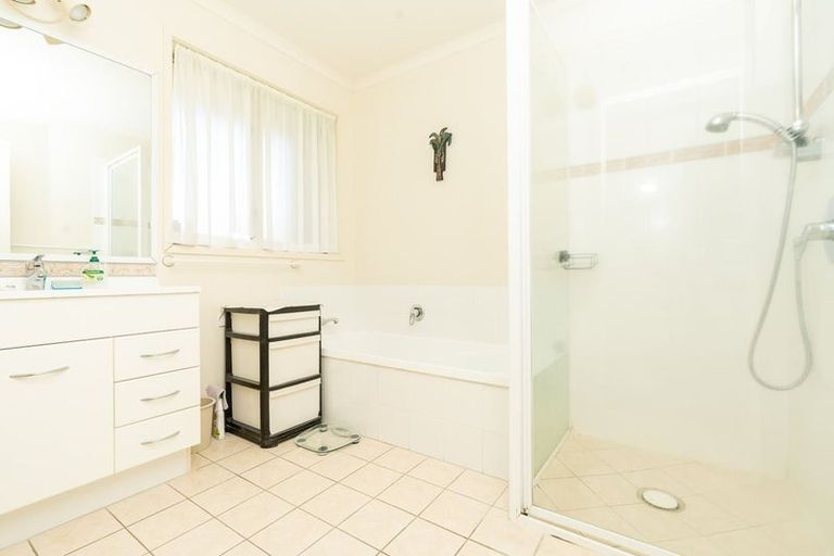 Photo of property in 28 Newfield Drive, Fairview Downs, Hamilton, 3214