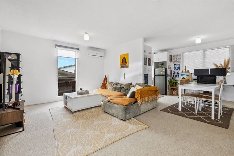 Photo of property in 1/63c Colwill Road, Massey, Auckland, 0614