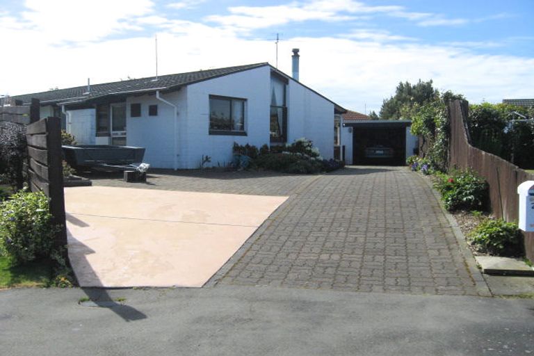 Photo of property in 2/21 Omega Place, Casebrook, Christchurch, 8051