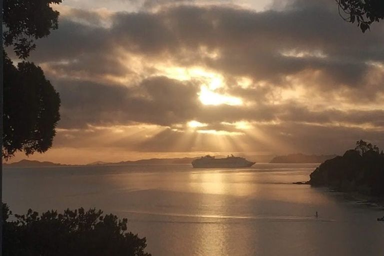 Photo of property in 14 Hamana Street, Narrow Neck, Auckland, 0622