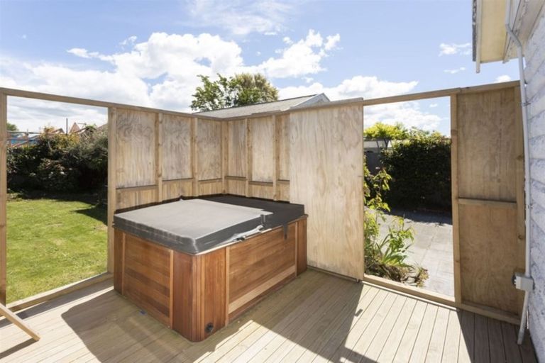 Photo of property in 5 Pimlico Place, Bishopdale, Christchurch, 8053