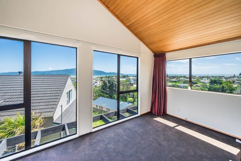 Photo of property in 40 Hicks Crescent, Waikanae Beach, Waikanae, 5036