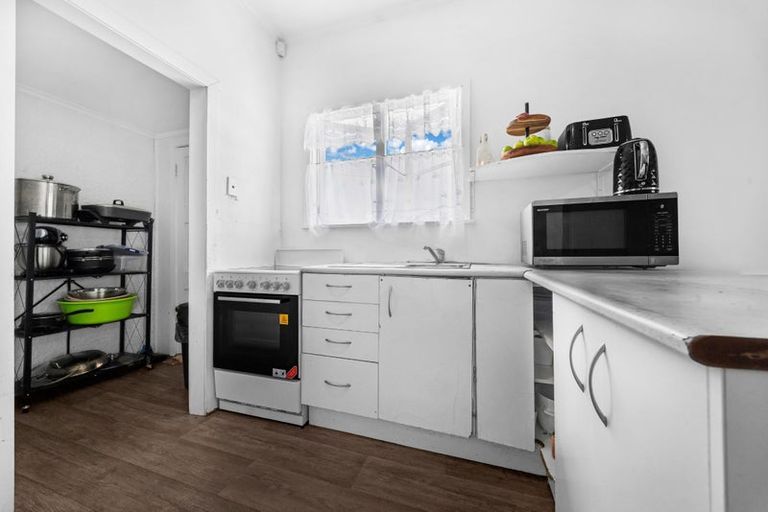 Photo of property in 12 Gordon Road, Papatoetoe, Auckland, 2025