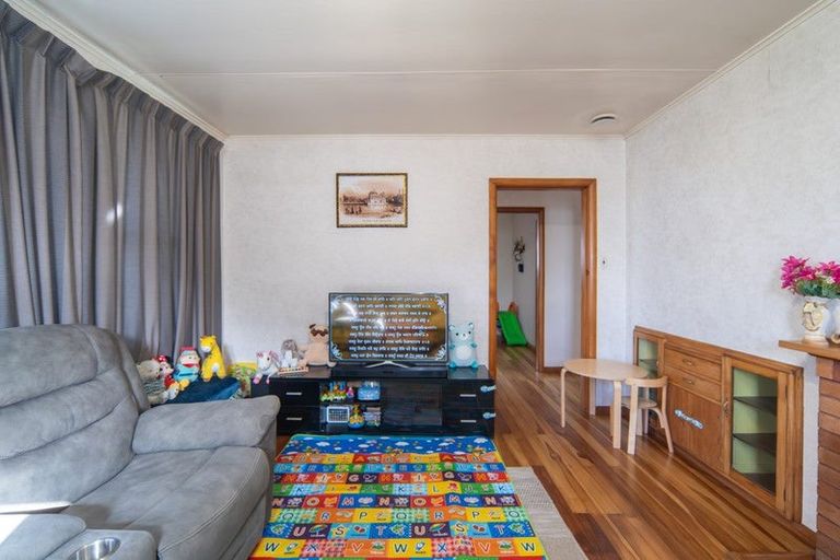 Photo of property in 27 Willis Street, Bader, Hamilton, 3206