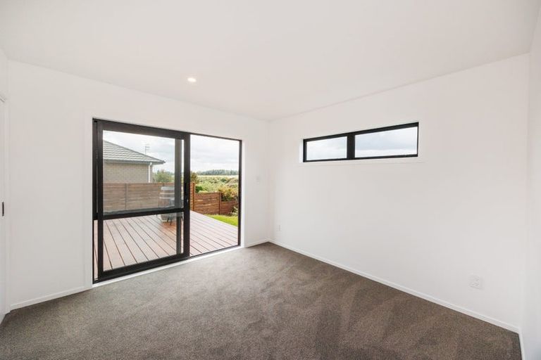 Photo of property in 26 Silicon Way, Fitzherbert, Palmerston North, 4410