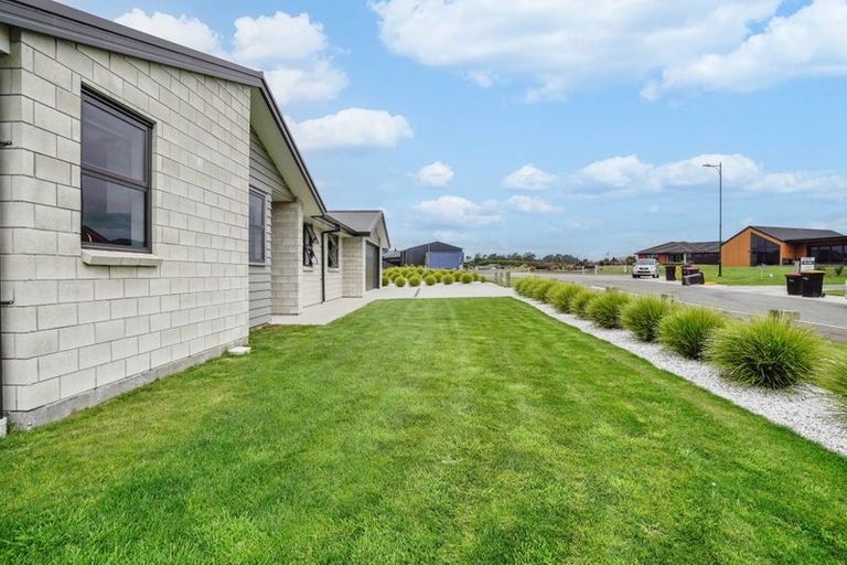 Photo of property in 15 Chatham Rise, Seaward Bush, Invercargill, 9812
