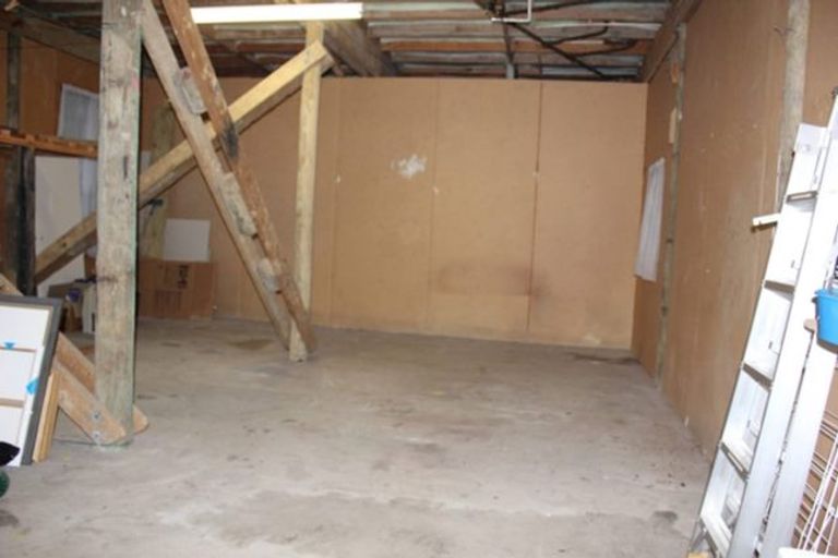 Photo of property in 35 Autumn Avenue, Glen Eden, Auckland, 0602