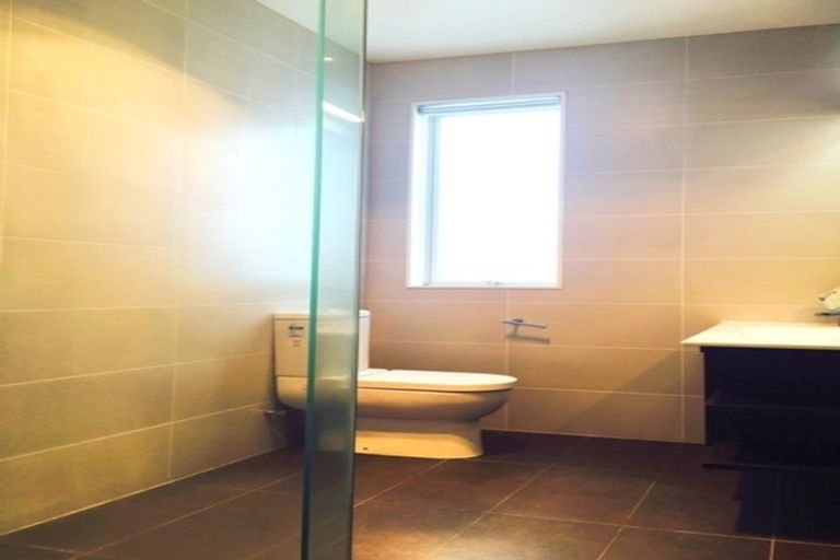 Photo of property in 8 Mulroy Place, Pinehill, Auckland, 0632