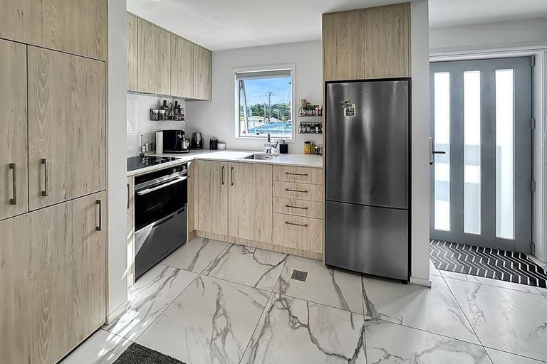 Photo of property in 13/21 Titoki Street, Te Atatu Peninsula, Auckland, 0610