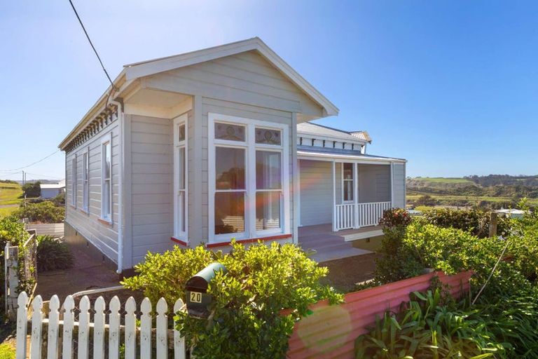 Photo of property in 20 Cambridge Street, Patea, 4520