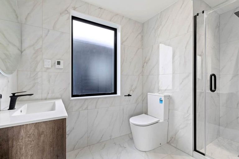 Photo of property in 29 Bronzewater Drive, Silverdale, 0932