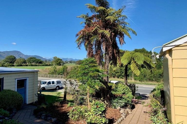 Photo of property in 5 Abel Tasman Drive, Takaka, 7110