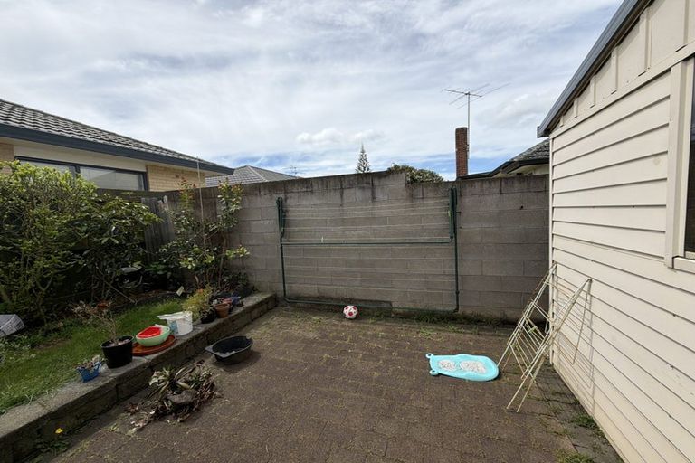 Photo of property in 2/22 Sturdee Road, Manurewa, Auckland, 2102