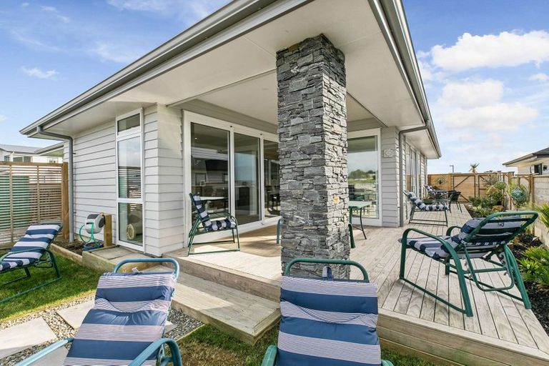 Photo of property in 24 Manuel Road, Silverdale, 0932