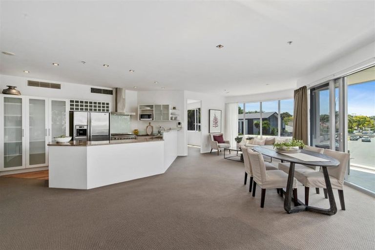 Photo of property in 1/7 The Promenade, Takapuna, Auckland, 0622