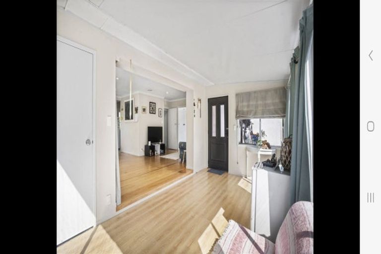 Photo of property in 29a Glenfern Road, Mellons Bay, Auckland, 2014