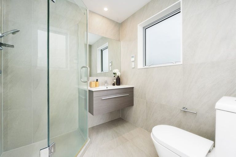 Photo of property in 25 View Road, Henderson, Auckland, 0612