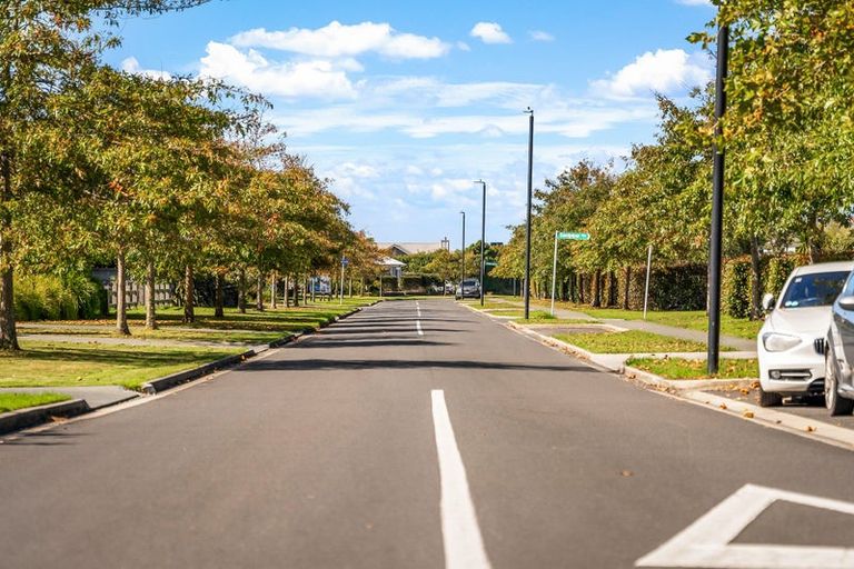 Photo of property in 65 Sandpiper Avenue, Point Wells, 0986