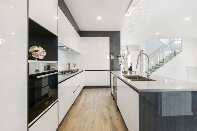 Photo of property in 75 Tir Conaill Avenue, Flat Bush, Auckland, 2019