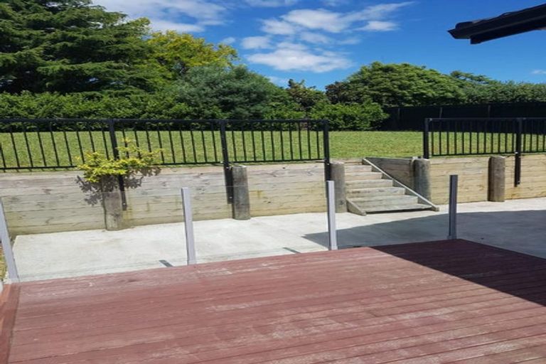 Photo of property in 28 Wautaiti Drive, Riverhead, 0820