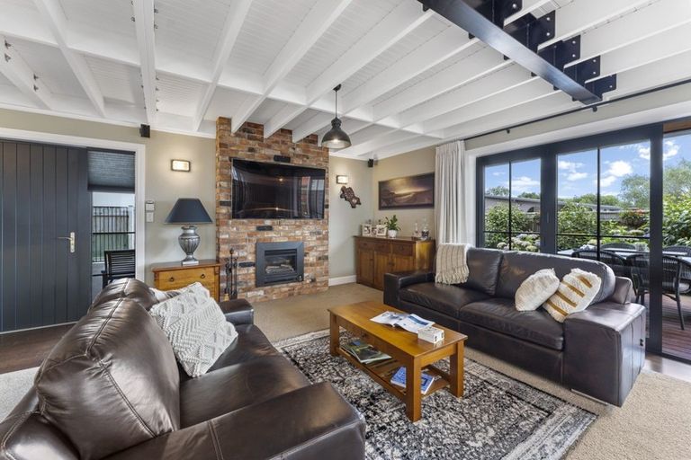 Photo of property in 5 Colombo Street, Hokowhitu, Palmerston North, 4410