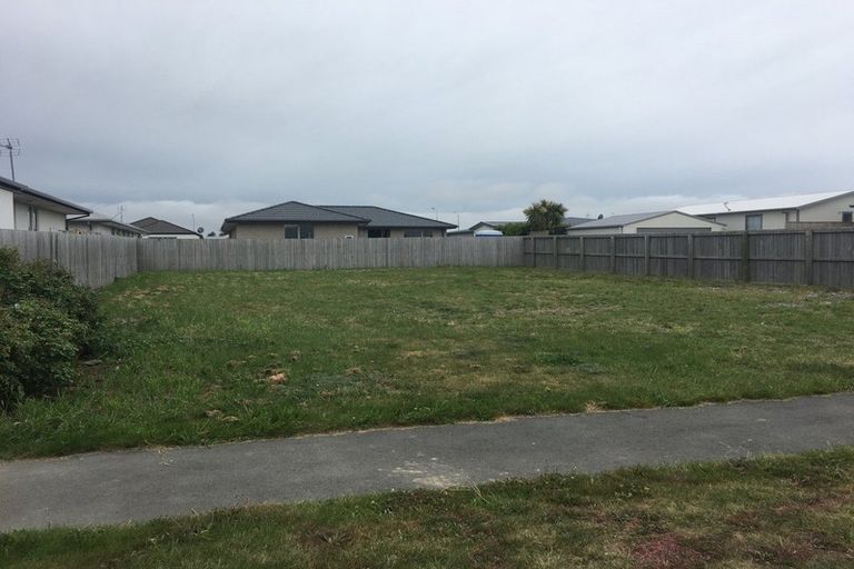 Photo of property in 2 Kingsbridge West, Burwood, Christchurch, 8083