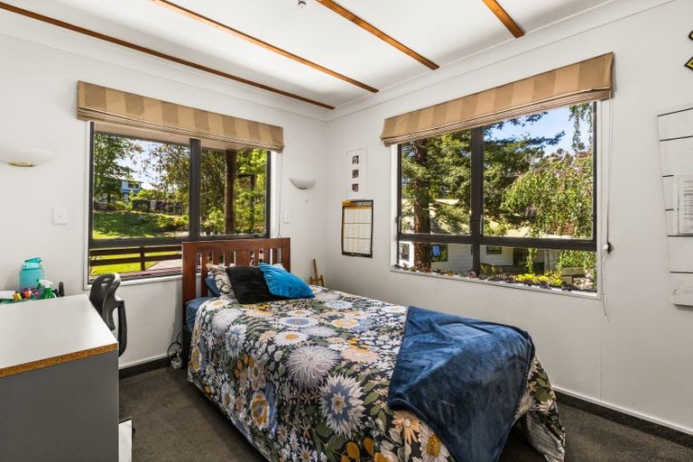 Photo of property in 82 Tauroa Road, Havelock North, 4130