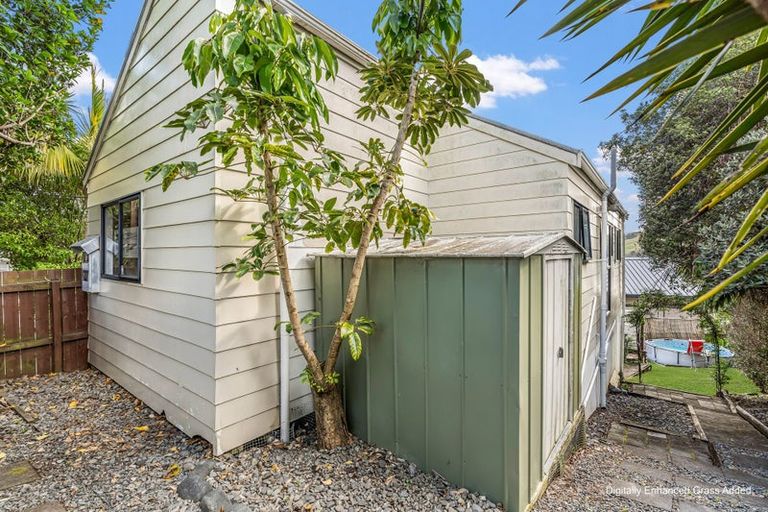 Photo of property in 6 Rautawhiri Road, Helensville, 0800