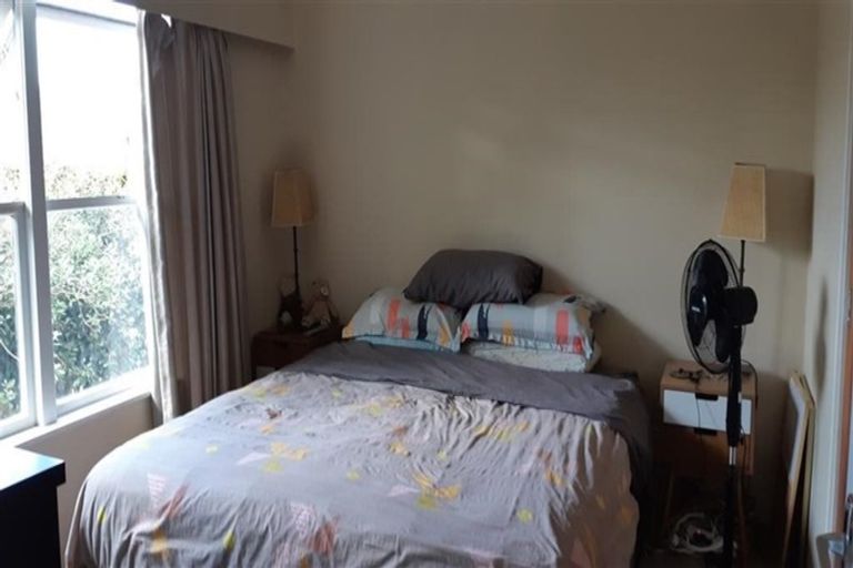 Photo of property in 2/59 Ayton Drive, Totara Vale, Auckland, 0629