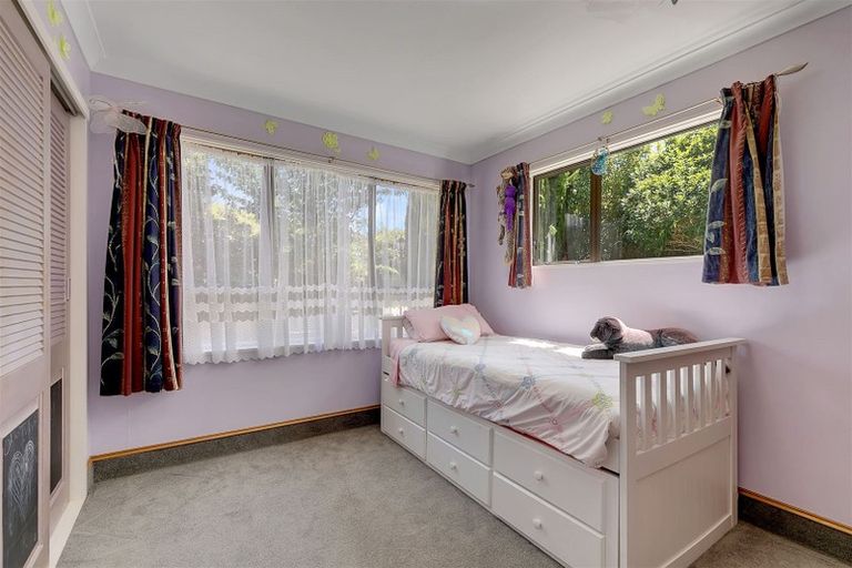 Photo of property in 21 Te Arataura Street, Takapuwahia, Porirua, 5022