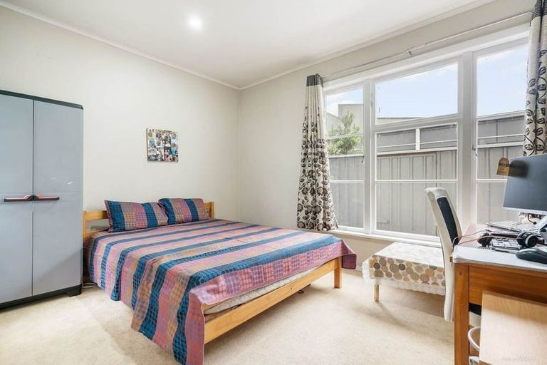 Photo of property in 4b Manuroa Road, Takanini, 2112