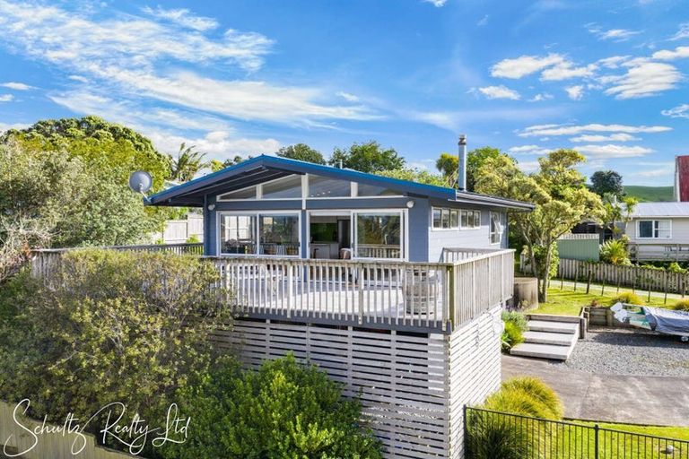 Photo of property in 23 Oxford Street, Whakapirau, 0583