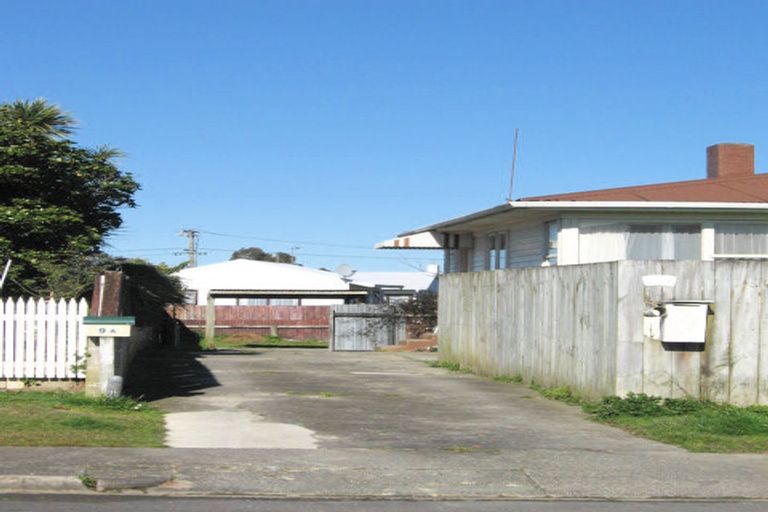 Photo of property in 2/9 Belgrave Place, Papakura, 2110